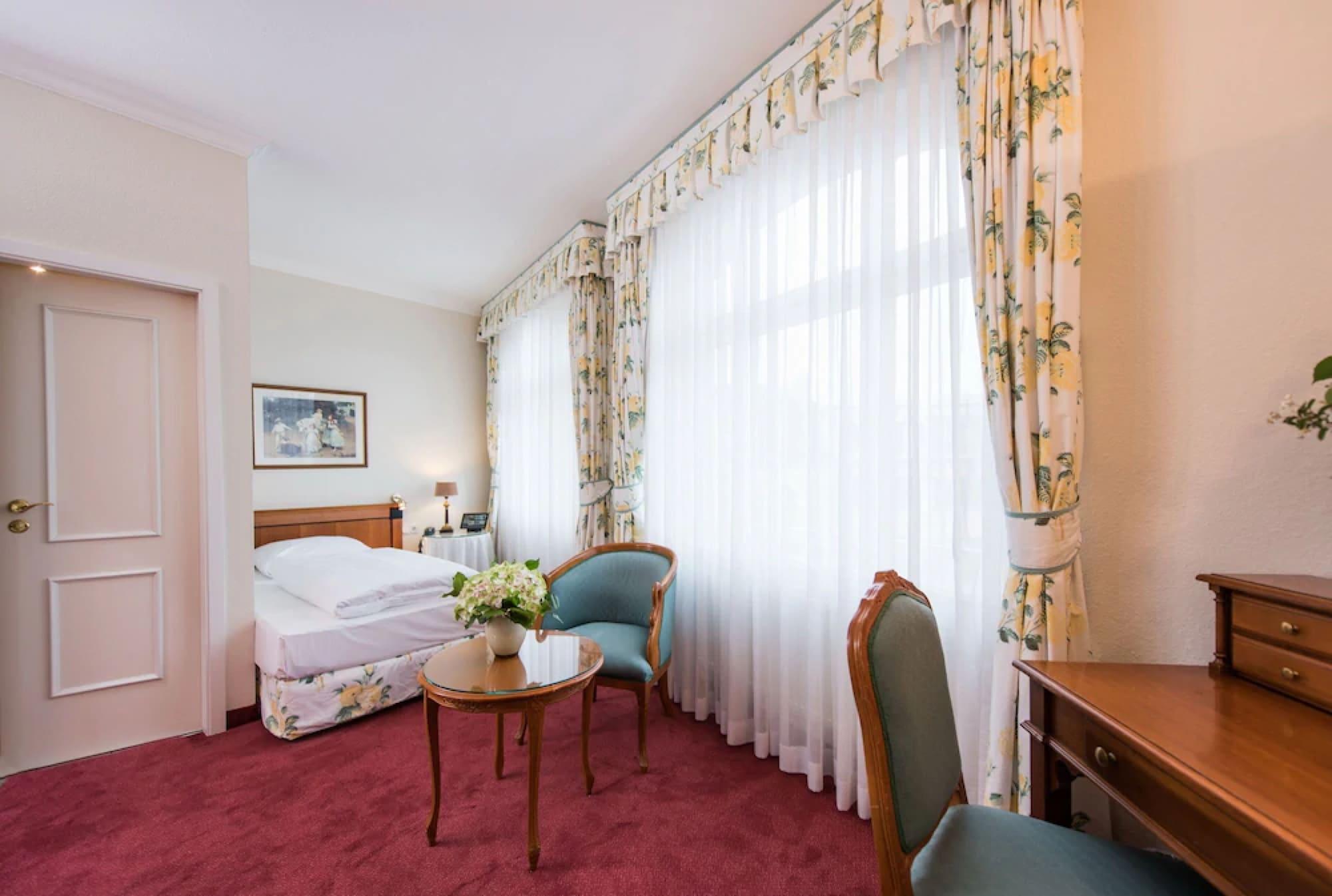 Hotel Kaiserhof Эйзенах Экстерьер фото